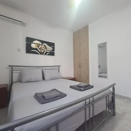 Pindarou Apartment